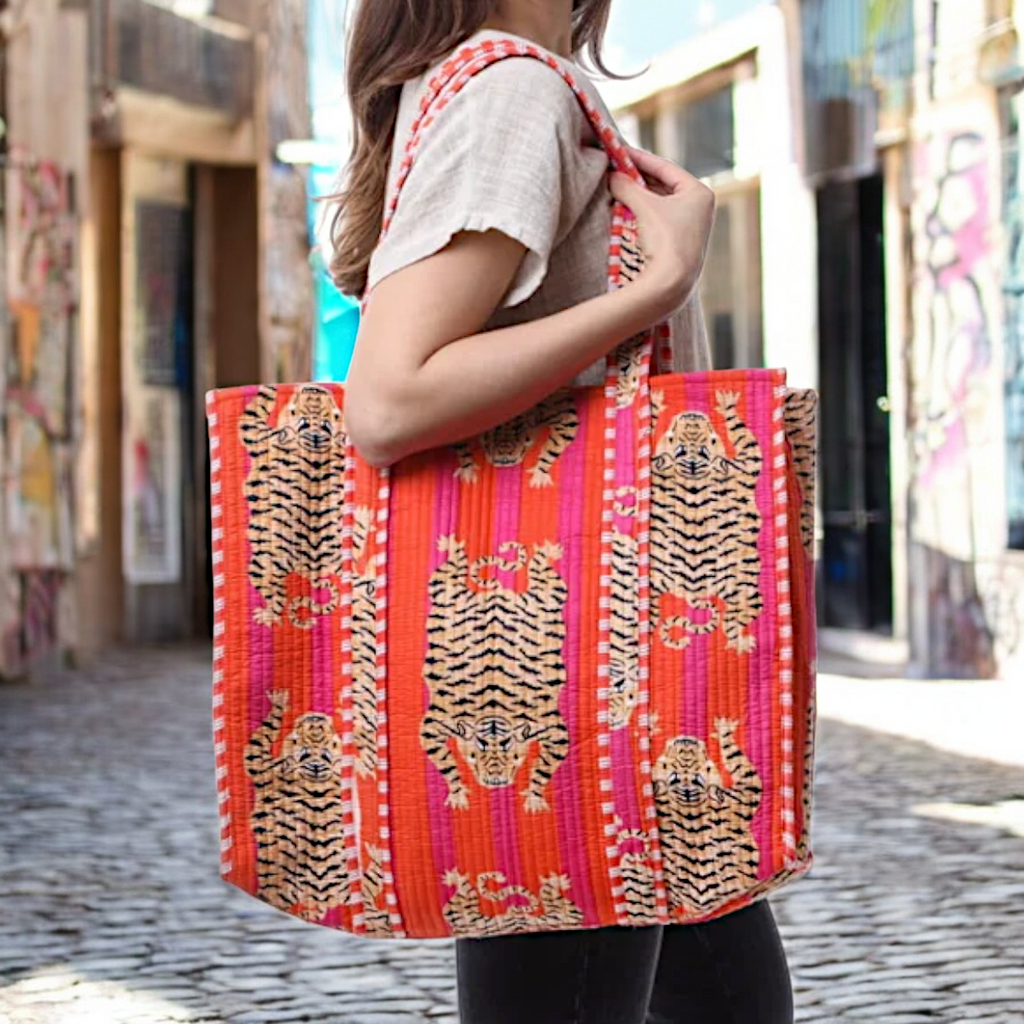 Tote Bags & Purses